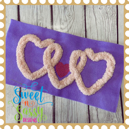 Chunky Yarn Interlocking Hearts